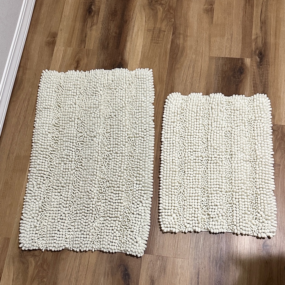 Plush Cream Bath Mat Set